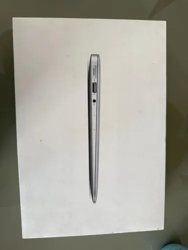 Apple macbook air 11"