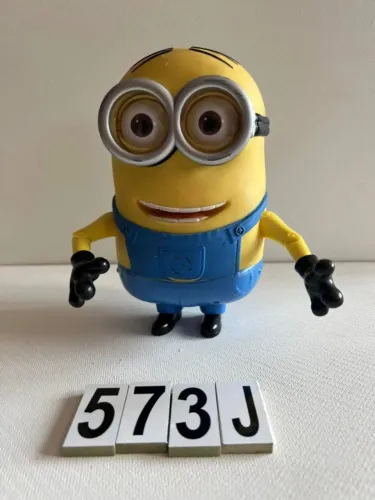 MINION THINKWAY TOYS CORPO DE SILICONE MACIO, FAZ SONS, ITEM RARO