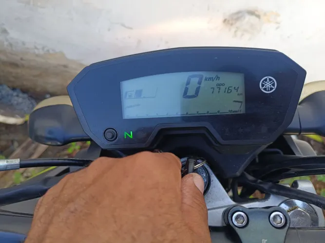 VENDO FZ25 CONVERSAVADA