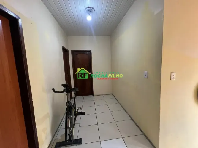 Casa à Venda no Bairro Monte Castelo com 256m² de Estrutura, Segurança e Energia Solar