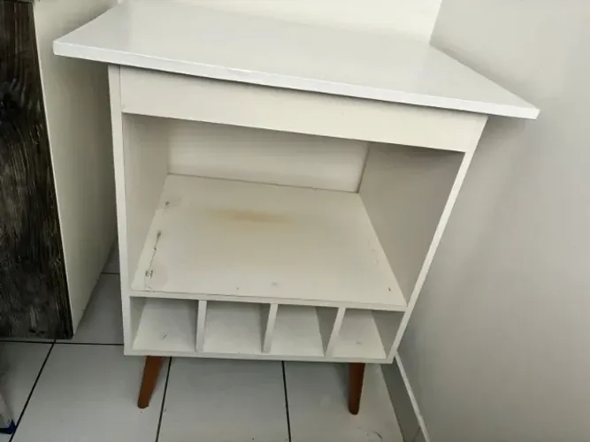Vendo Bancada com suporte para garrafas de vinho - Parcelamento no cartão de crédito