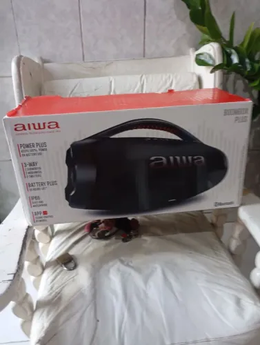 Vendo um som , novinha na coixa ,valor 1000 reais