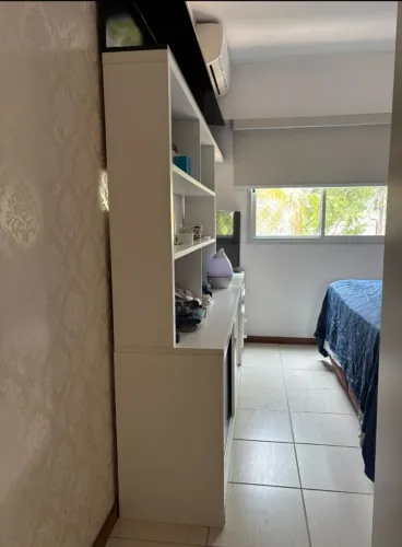 Módulo em MDF com armário e divisória 