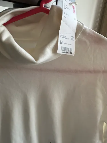 Camiseta gola alta UNICLO
