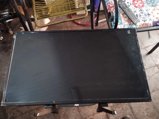 3 tvs com defeito por 100,00