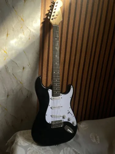 Guitarra Konig