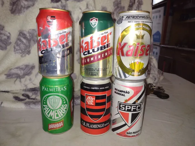 Lotes de latas de cervejas times