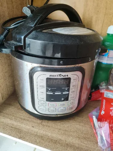 Panela de pressão Britânia