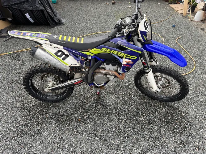 Motocicleta sherco 250 se ano 2013