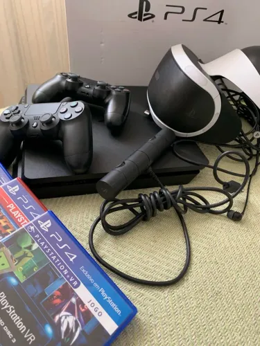 PlayStation 4 com VR e 2 controles