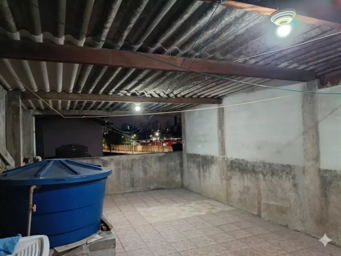 Duas Casas no Mesmo Quintal em Piraporinha