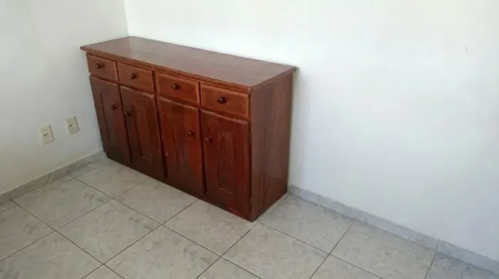 ? Guarda-roupa / Balcão Buffet em Madeira de Angelim, Excelente Estado!