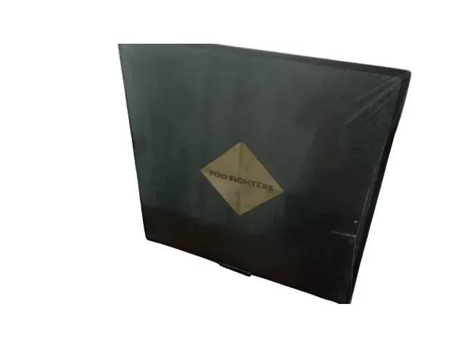 FRETE GRÁTIS Foo Fighters - Concrete and Gold NOVO