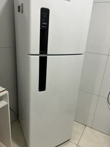 Vendo essa Geladeira Eletrolux 4 meses de uso