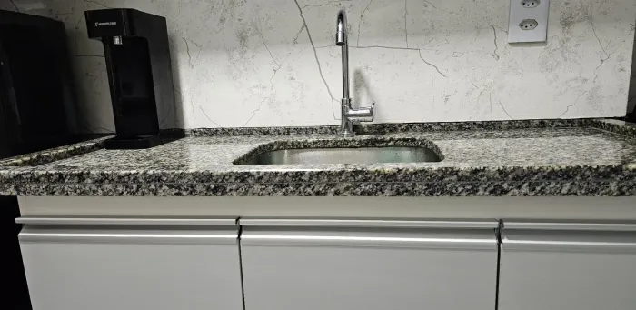 BANCADA DE GRANITO COM CUBA TRAMONTINA INOX 304 - PRONTA PARA INSTALAR