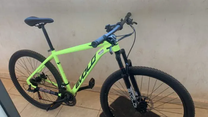 Bicicleta aro 29 documentada limpeza pronta para usar e fazer pedal 