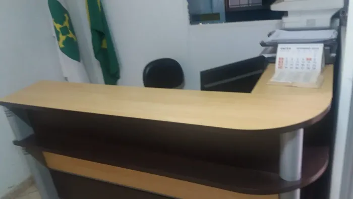 Balcão de recepção semi novo