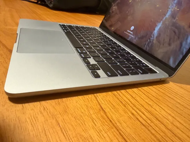MacBook Air M4 - 2025