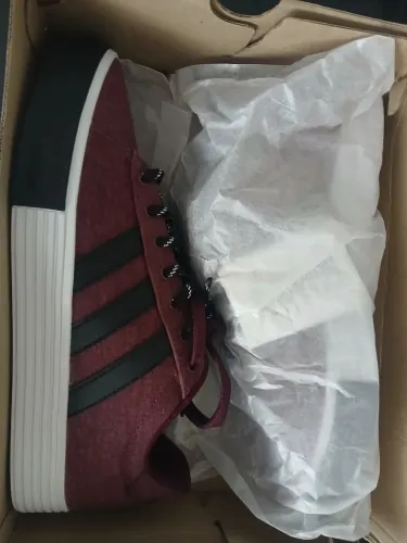 Tênis adidas Daily 4.0 N.42. Valor R$199,00