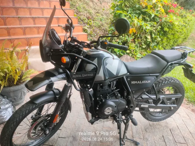 Royal Enfield Himalayan 411 2024