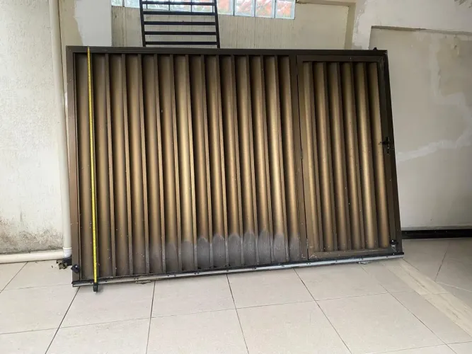 Vendo Portão