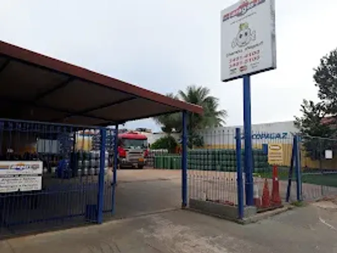 Barra do Garcas / MT Galpão comercial no Centro da cidade com escritório e recepção