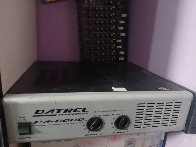 Desapego vários itens , potência 8000 wts , microfone , mesa de som , andador infantil