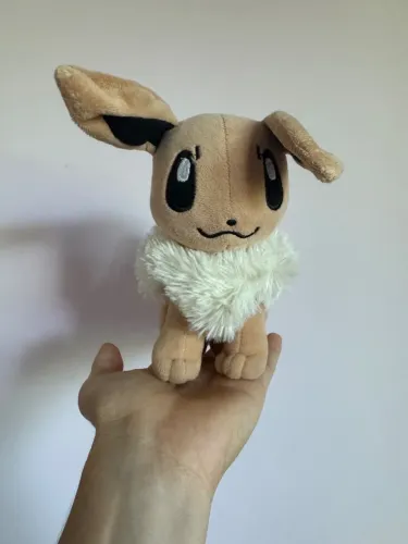 Evee Pokémon pelúcia