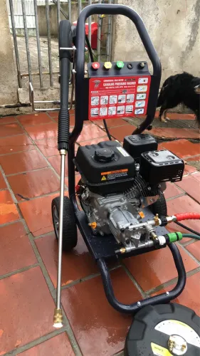 Lavadora de alta pressão com motor a gasolina 