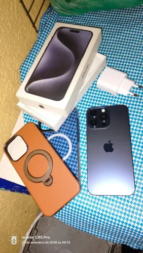 15 pro Max 512 vendo ou troco Android ou IOS inferior mais volta aceito cá