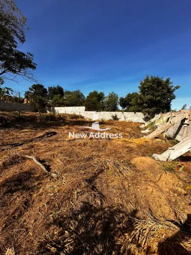Terreno de 300 m² em Ilha do Sol, Guarapari, com muro em formato de L, ideal para construç