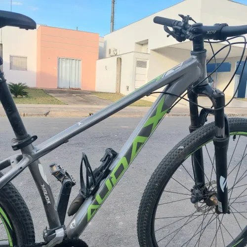 Bike Audax, quadro 15, aro 29.