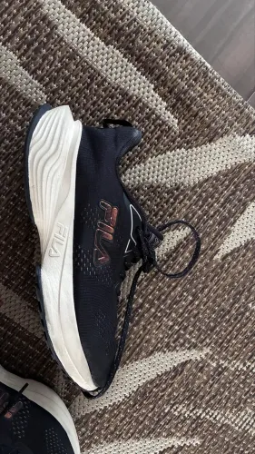 Tênis de corrida FILA ULTRAFOAM USADO DUAS VEZES APENAS