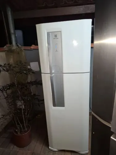 Geladeira Electrolux com 3 meses de garantia