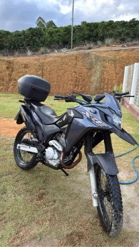 Vendo xre em ótimo estado de conservação nunca caiu só pegar e andar 