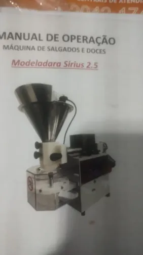 Máquina que produz 3 mil salgado em 1 hora