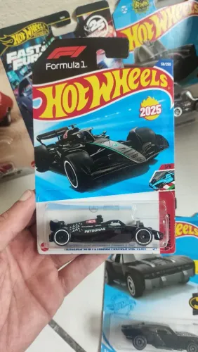 Hot Wheels Mercedes-AMG F1 W14 E Performance - Fórmula 1 2025