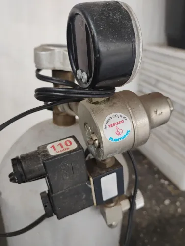 Cilindro de CO? 4 kg para Aquário + Regulador + Válvula Solenoide