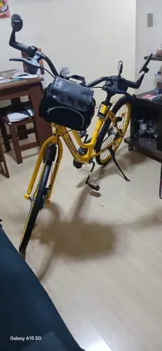 Bicicleta - pouco usada (com acessórios)