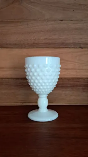 Taça antiga em opalina! Em perfeito estado!