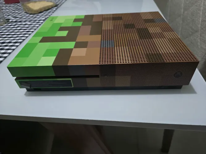 XBOX ONE S MINECRAFT EDITION