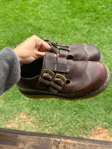 Dr. Martens Mary Jane Vintage marrom - 2 fivelas - tam 38