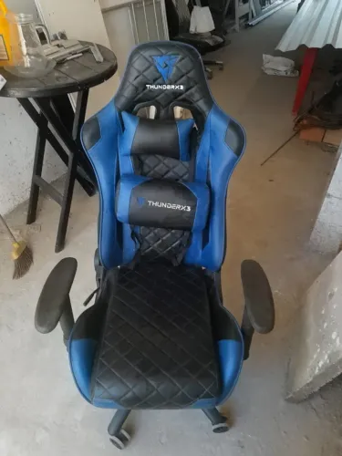 Cadeira Thunder X, apenas 600, nova.