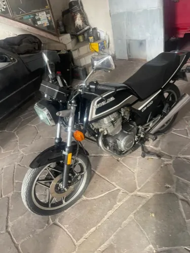 CB 400 