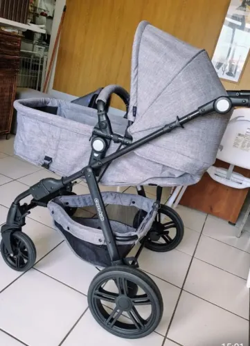 CARRINHO DE BEBÊ +BEBÊ CONFORTO + BASE VEICULAR COSCO