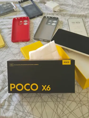 Vendo POCO X 6 250 GB / 12 GB em estado de novo!