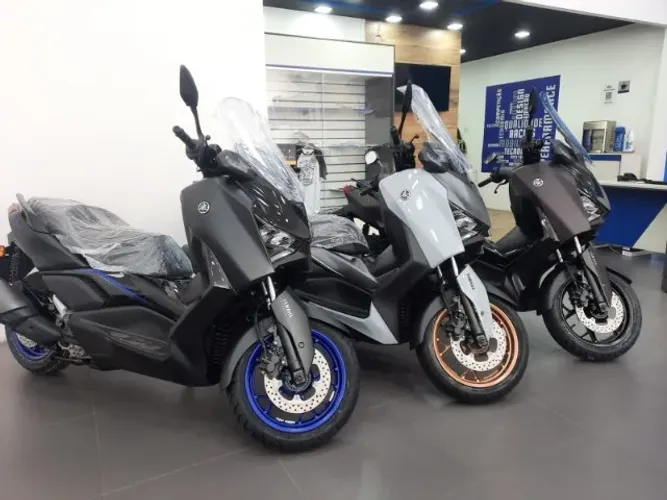 Yamaha X-Maxx Abs Connect 300cc