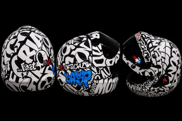 Capacete San Marino Adesivado