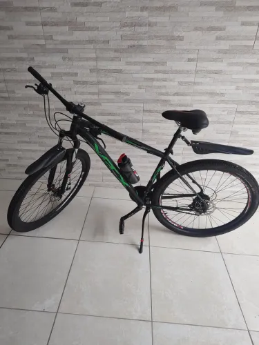 BIKE QUADRO DE ALUMÍNIO ARO 29 FREIO A DISCO SUPER CONSERVADA 