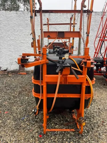 Pulverizador Jacto 600 litros
